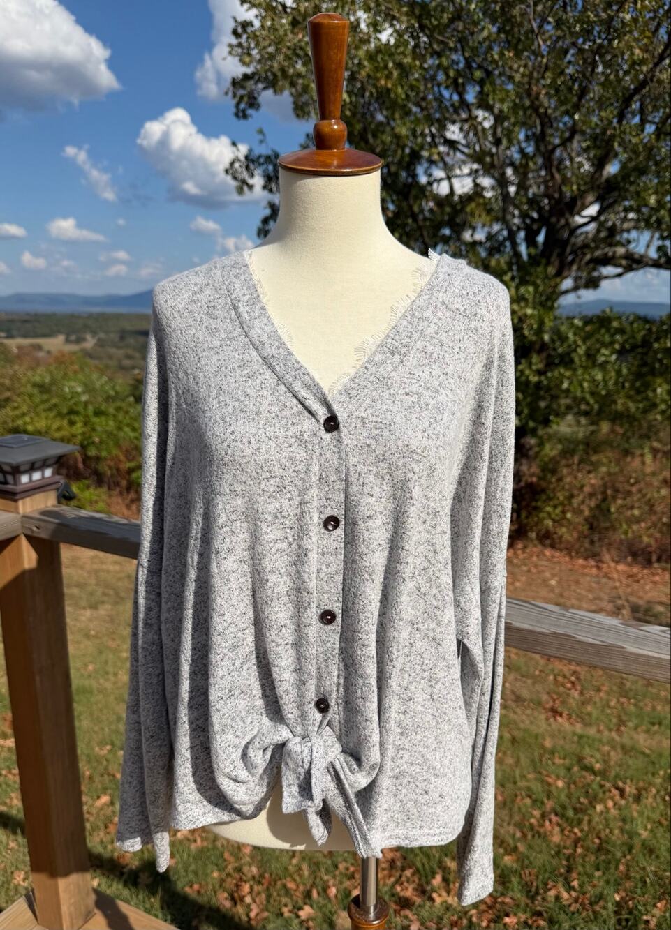 Peach Love California Gray Knit Cardigan w/ Lace Detail Women’s Size Medium